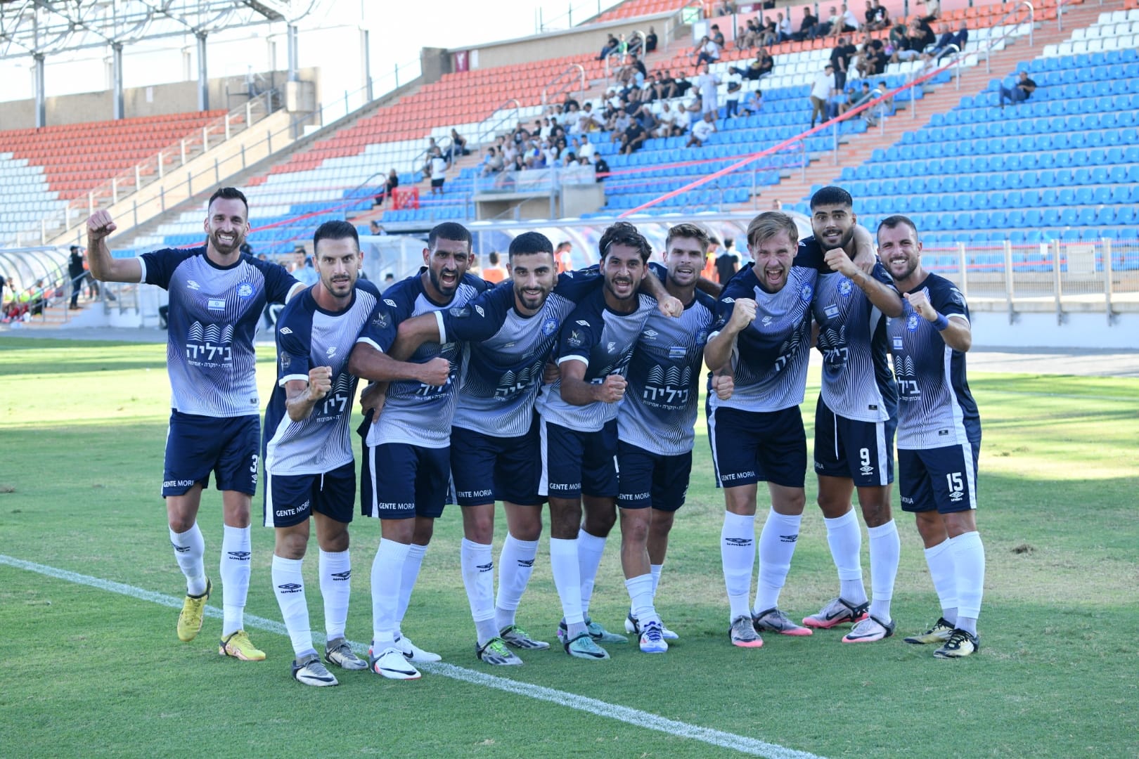 ניצחון במשחק העונה. שחקני קריית ים (עדי דטליס)